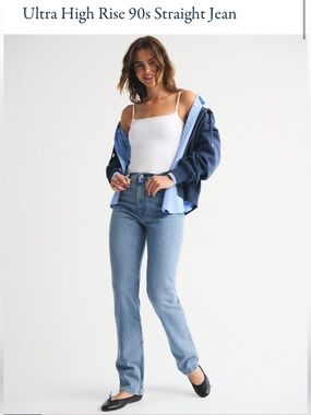 Abercrombie The ‘90s Straight Ultra High Rise Jean 28/6 Short